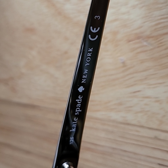 Kate Spade Sunglasses with Case - Picture 5 of 9